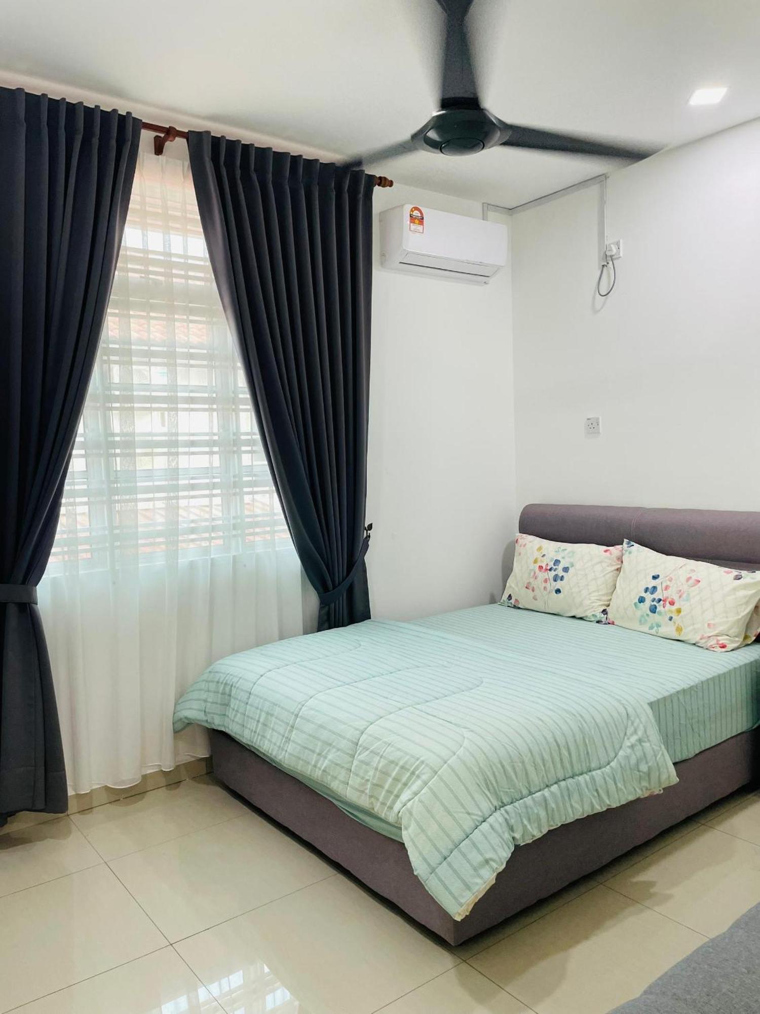 Nazirin Homestay No 27 Tmn Desa Manjung Lumut Exterior foto